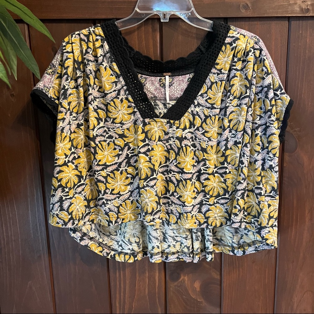 Free People Boho Floral Crochet V-Neck Short Sleeve Oversized Crop Top